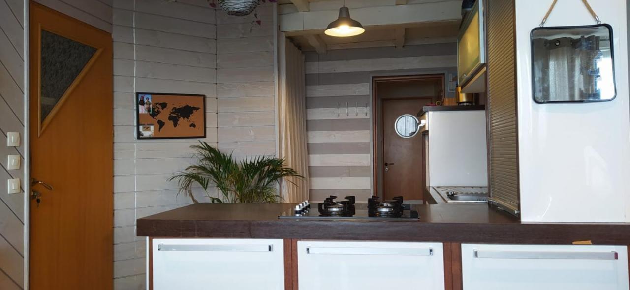 Appartement Vue Mer, Rdc, Plage De Trestrignel Perros-Guirec Exterior foto